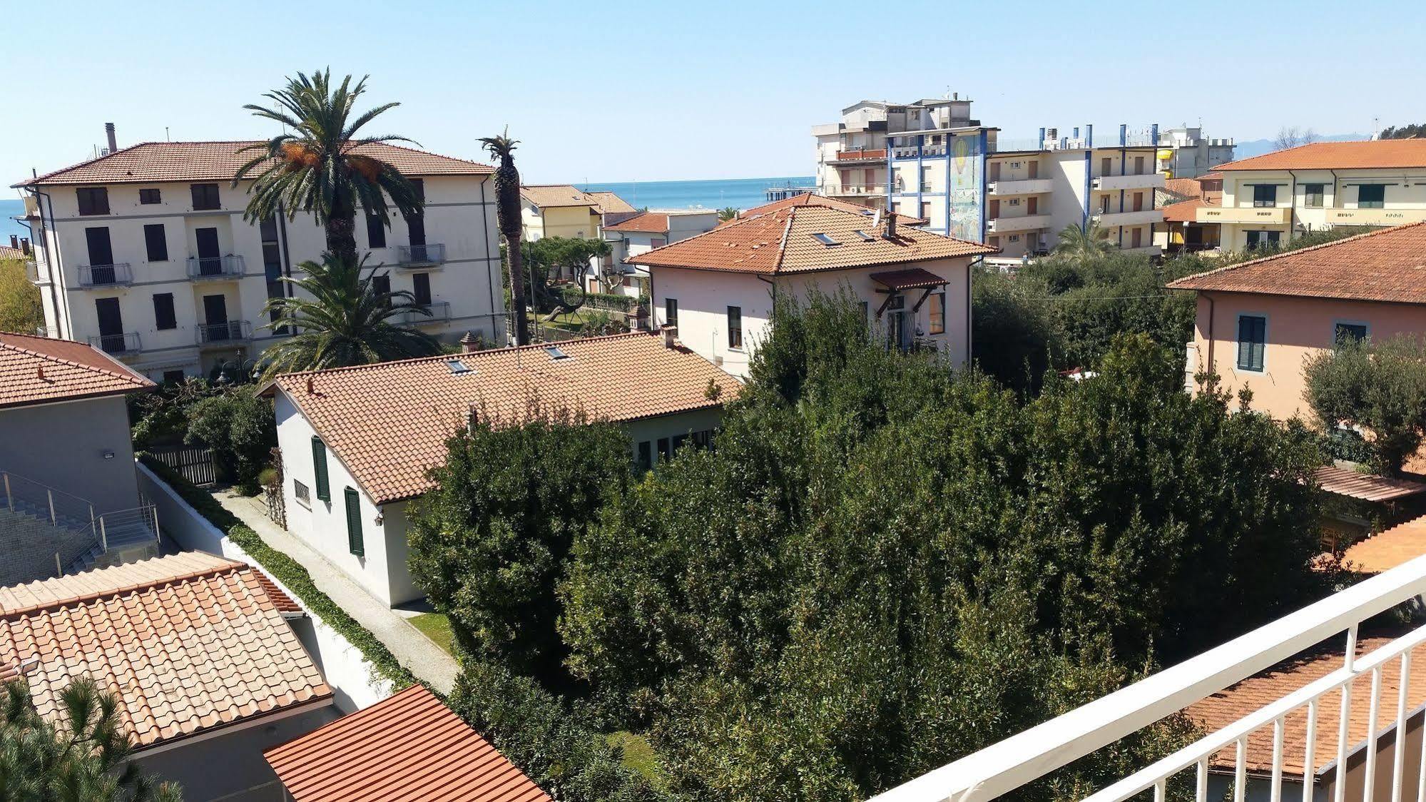 Hotel Milano Marina di Pietrasanta Zewnętrze zdjęcie